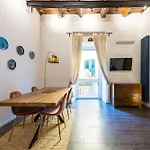 Apartment Hidden Gem On Chiaia Pedastrian Area By Napoliapartments