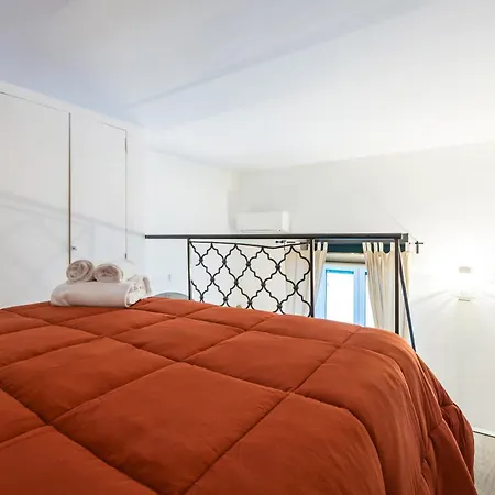 Apartament Hidden Gem On Chiaia Pedastrian Area By Napoliapartments *